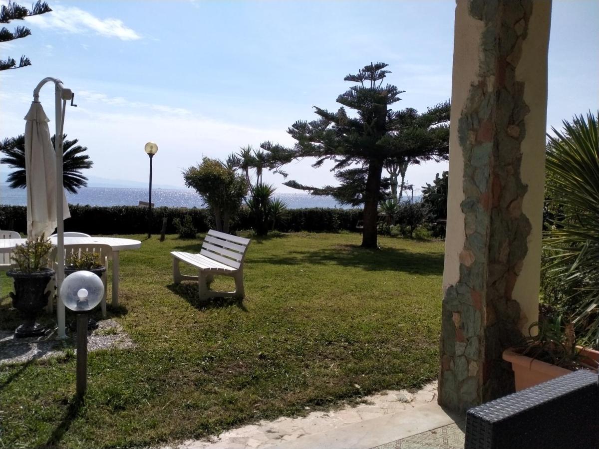 Villa Sullo Stretto Sant'Agata  Εξωτερικό φωτογραφία