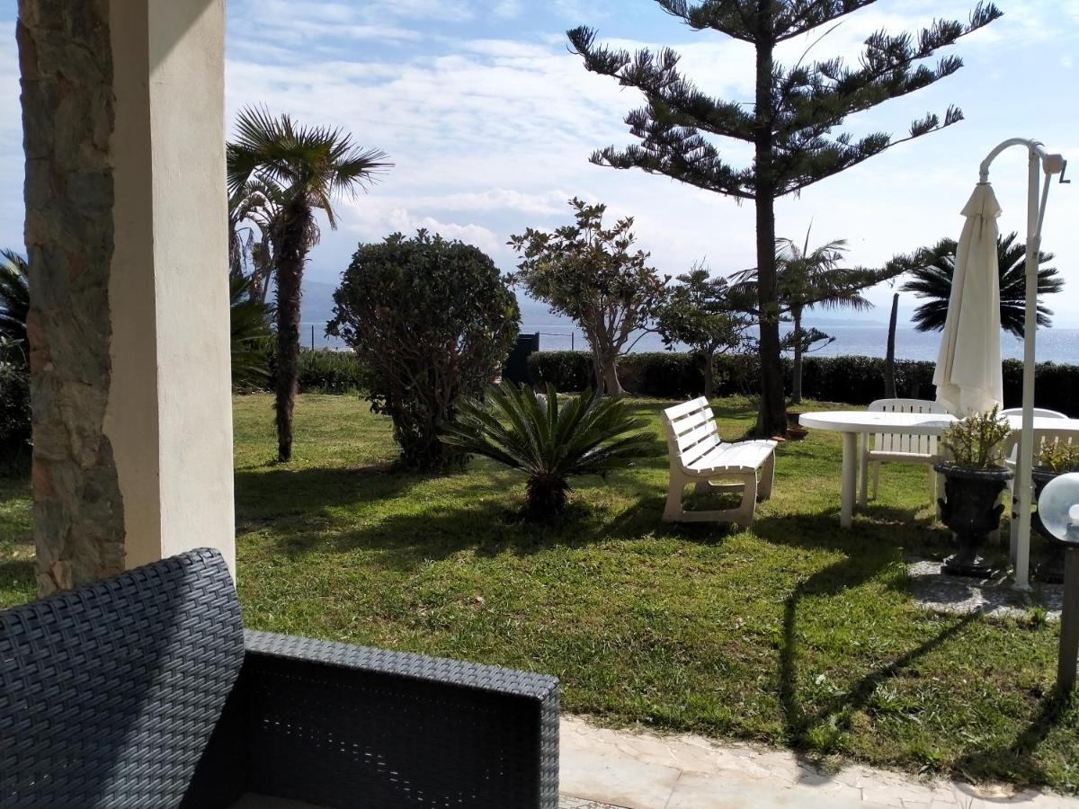 Villa Sullo Stretto Sant'Agata  Εξωτερικό φωτογραφία