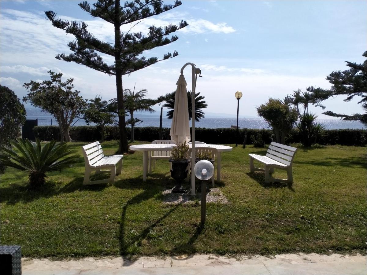 Villa Sullo Stretto Sant'Agata  Εξωτερικό φωτογραφία